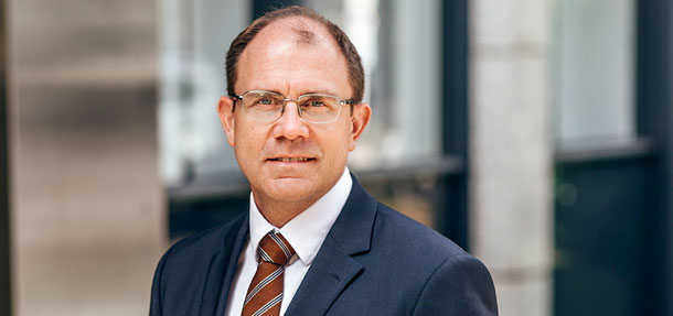 Dr. Markus König