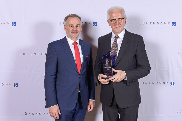 Jörg Hossenfelder, Geschäftsführender Gesellschafter der Lünendonk & Hossenfelder GmbH und der Träger des B2B-Service-Awards 2020 für das Lebenswerk, Dr. Winfried Materna.