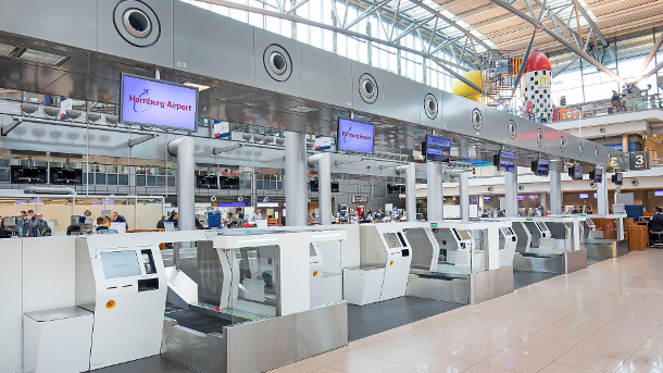 With the new, fully automated baggage drop, passengers will benefit from even more independence and flexibility at departure at Hamburg Airport.