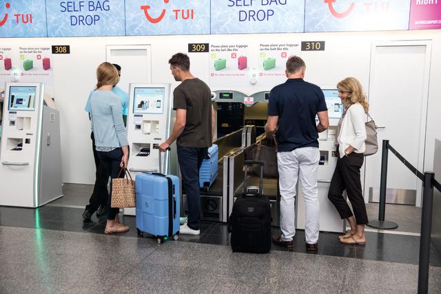 TUI´s Self-Bag-Drop Service at London Gatwick Airport