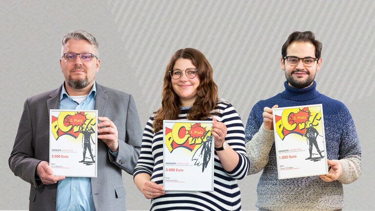 Gewinnerfoto: Die drei Preisträger vom Materna Graduate Award 