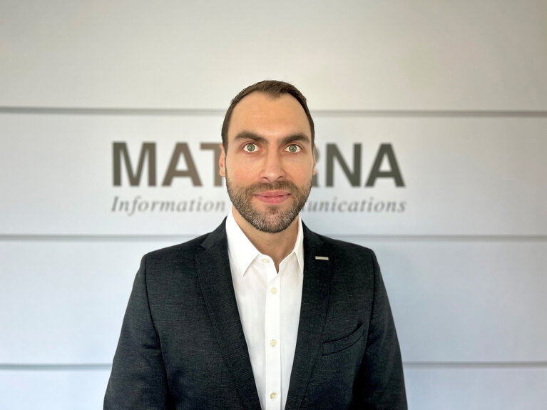 Portrait von Marketingleitung Christian Samulewicz